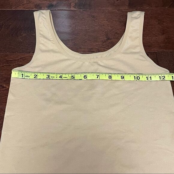 Skinfully Sweet Beige Fitted Stretchy Tank Top Size Medium - Picture 6 of 7
